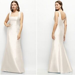 Alfred Sung - D869 Dress - Ivory - Satin Twill - Size 6/8